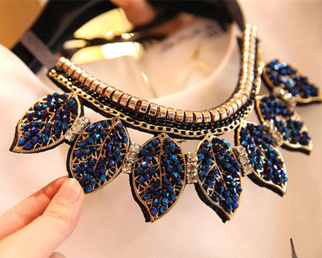 Fashionable Statement Choker Necklace